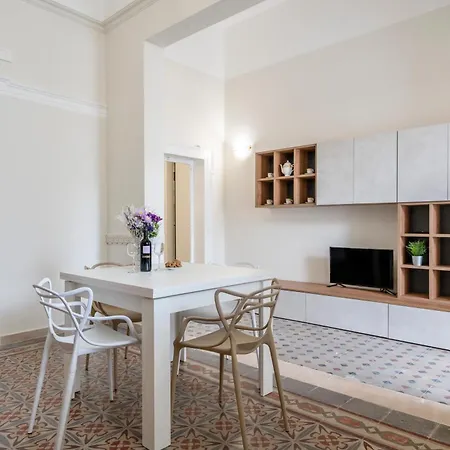 Lexa Experience - Roomy & Таранто