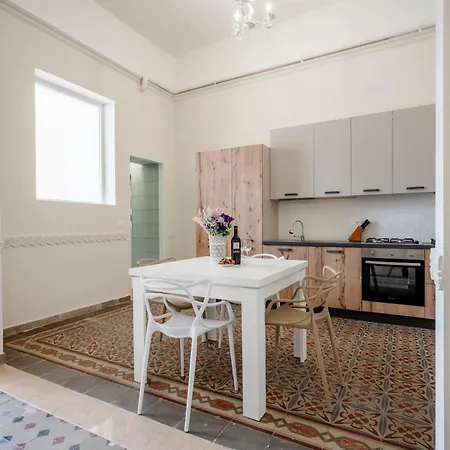 Lexa Experience - Roomy & Апартаменты Таранто