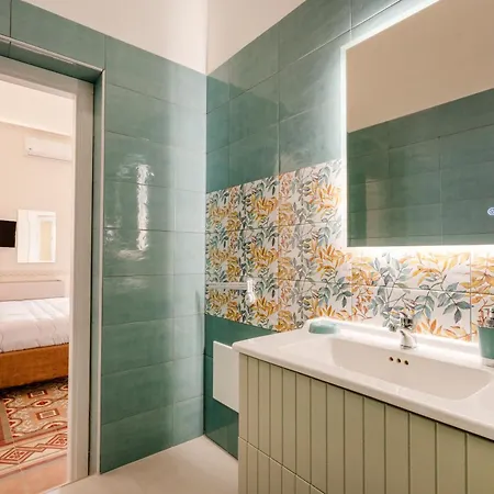 Lexa Experience - Roomy & *