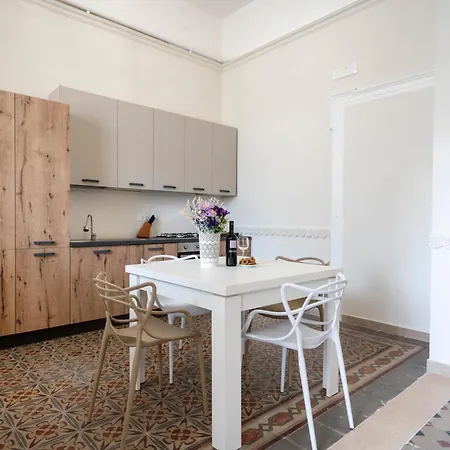 Lexa Experience - Roomy & Таранто